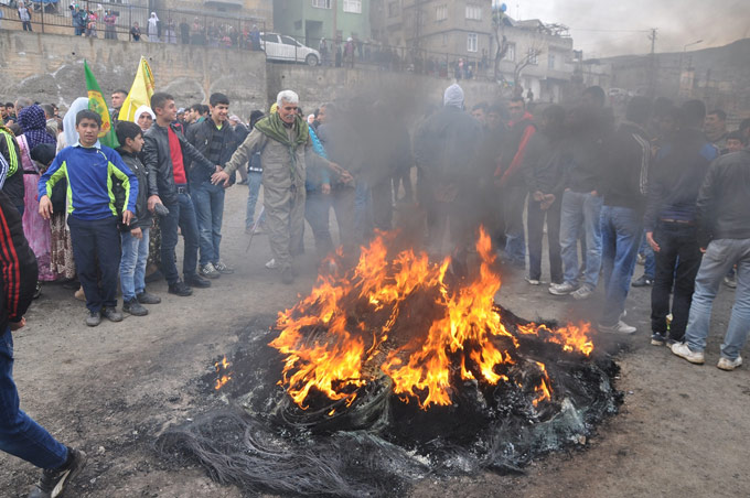 Mardin ve Siirt'te halklar Newroz'u kutluyor 13