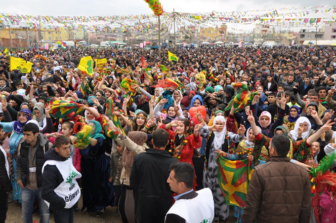 Mardin ve Siirt'te halklar Newroz'u kutluyor 20