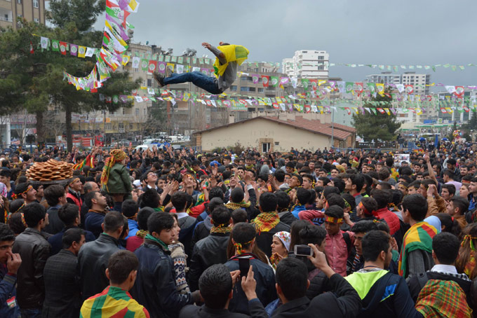 Mardin ve Siirt'te halklar Newroz'u kutluyor 4
