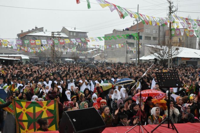 Kar ve yağmura inat Newroz 14