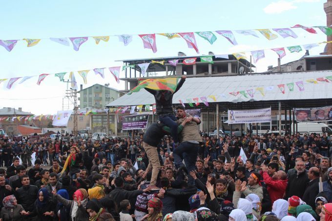 Kar ve yağmura inat Newroz 2