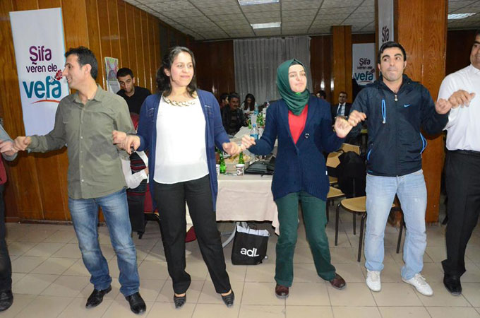 Hakkari'de Sağlık çalışanları yemekte buluştu 27