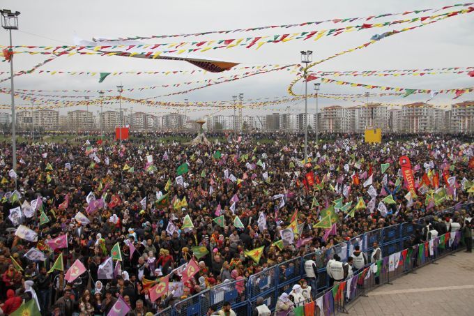 Newroz alanına kitlesel akış sürüyor 10