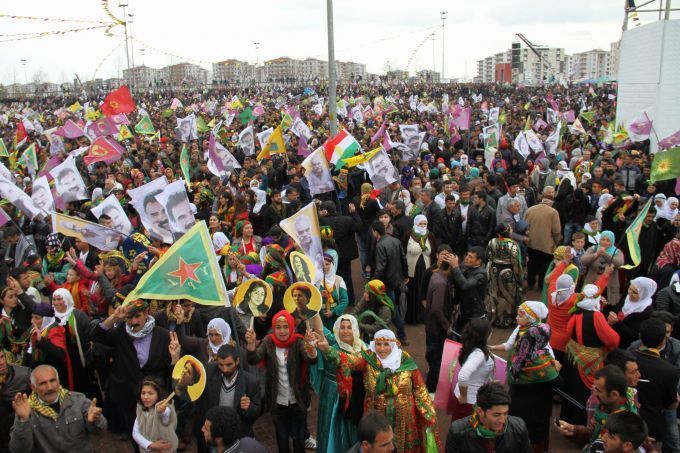 Newroz alanına kitlesel akış sürüyor 13
