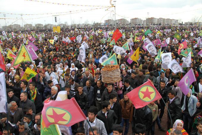 Newroz alanına kitlesel akış sürüyor 24