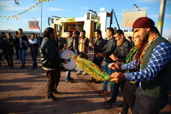 Tarihi Newroz başladı 13