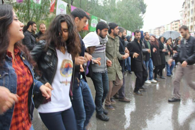 Çukurova'da yüzbinler Newroz ateşini yaktı 19