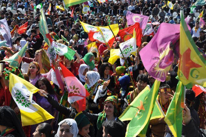 Çukurova'da yüzbinler Newroz ateşini yaktı 2