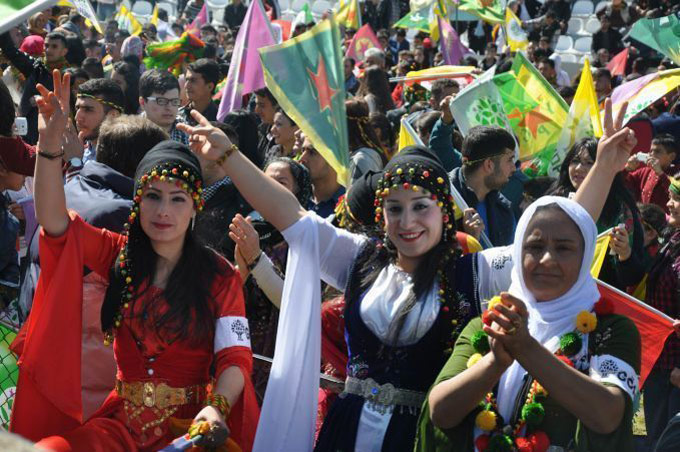 Çukurova'da yüzbinler Newroz ateşini yaktı 7