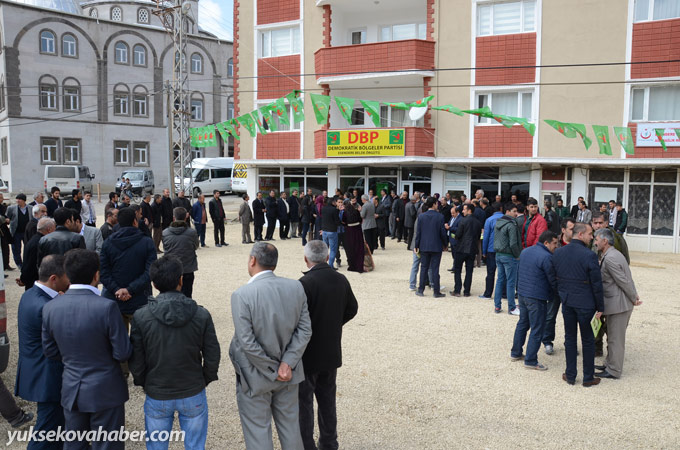 Esendere'de halaylı HDP-DBP binası açılışı 3
