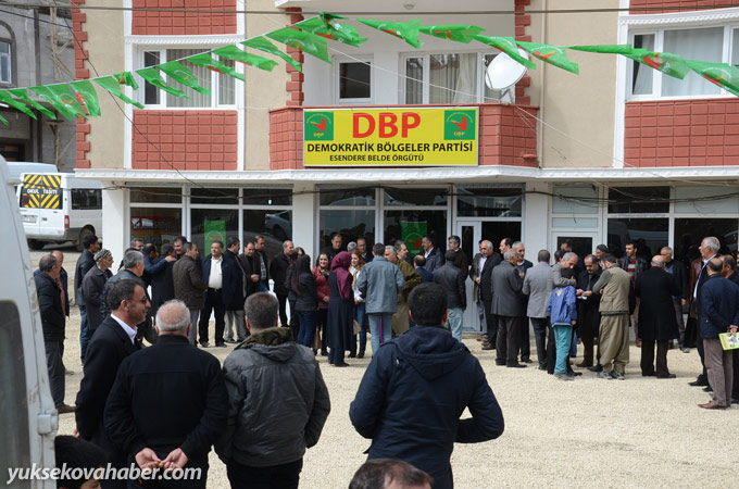 Esendere'de halaylı HDP-DBP binası açılışı 4