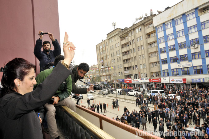 HDP’nin Hakkari adaylarına yapılan karşılamadan fotoğraflar 44