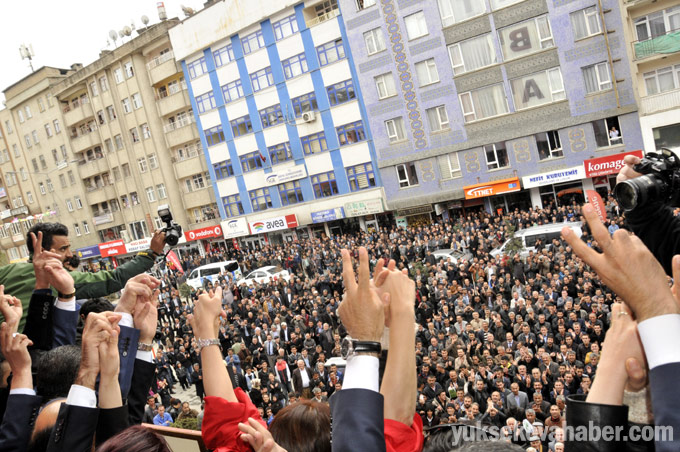 HDP’nin Hakkari adaylarına yapılan karşılamadan fotoğraflar 48