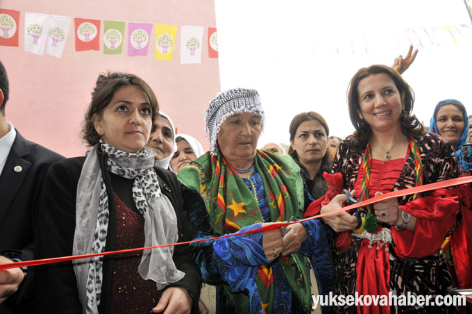 HDP’nin Hakkari adaylarına yapılan karşılamadan fotoğraflar 62