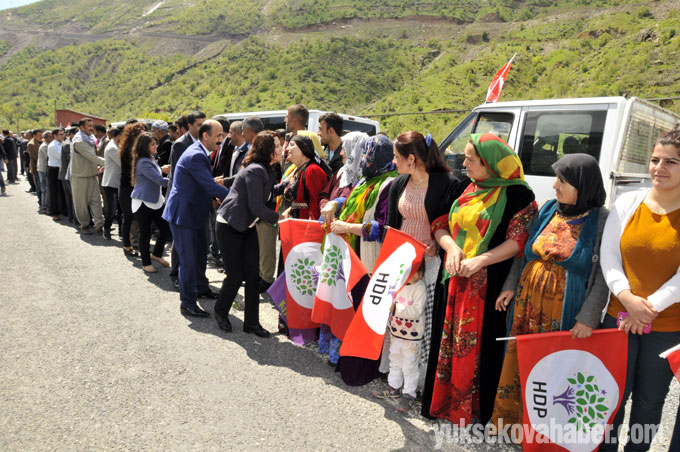 Çukurca'da HDP adaylarına coşkulu karşılama 11