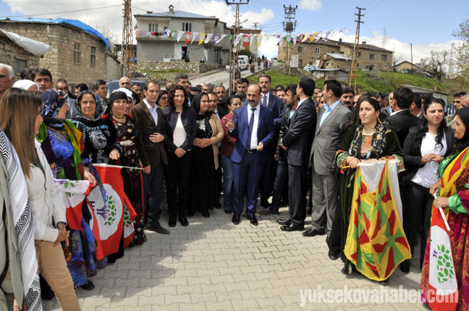 Çukurca'da HDP adaylarına coşkulu karşılama 17