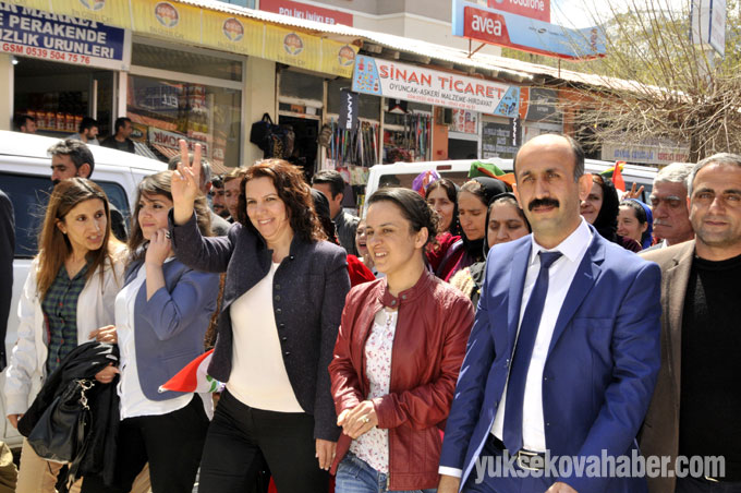 Çukurca'da HDP adaylarına coşkulu karşılama 22