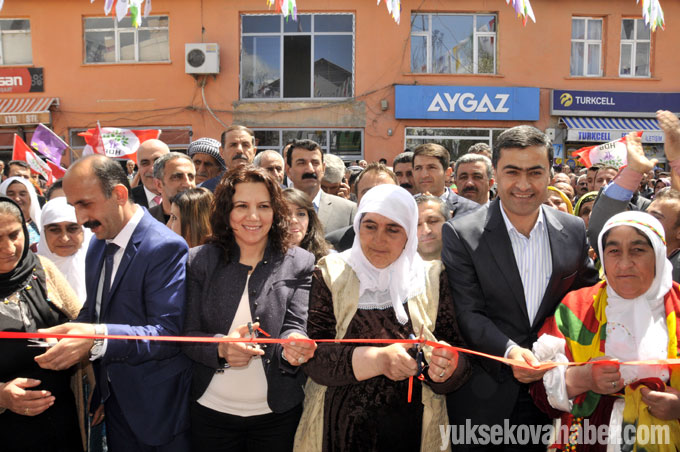 Çukurca'da HDP adaylarına coşkulu karşılama 29