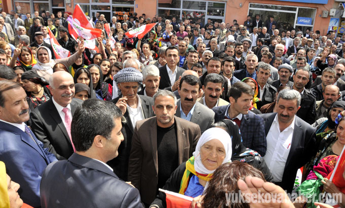 Çukurca'da HDP adaylarına coşkulu karşılama 30