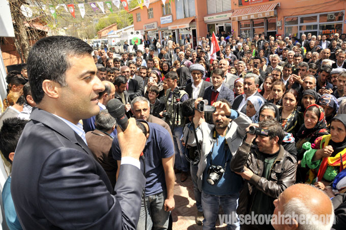 Çukurca'da HDP adaylarına coşkulu karşılama 34