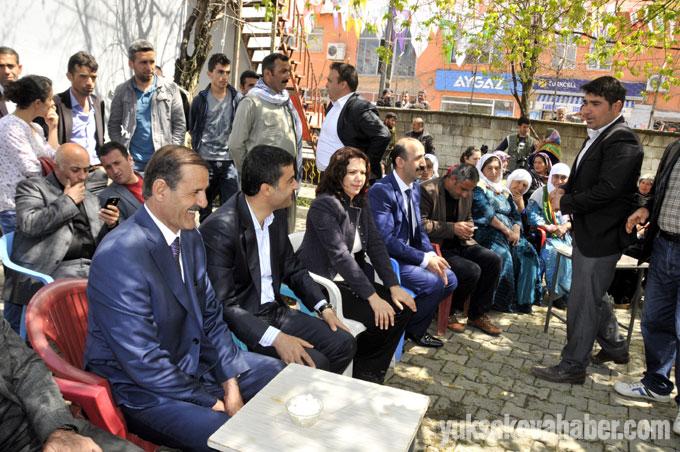 Çukurca'da HDP adaylarına coşkulu karşılama 45