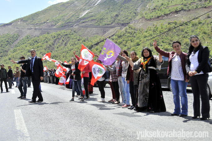 Çukurca'da HDP adaylarına coşkulu karşılama 8