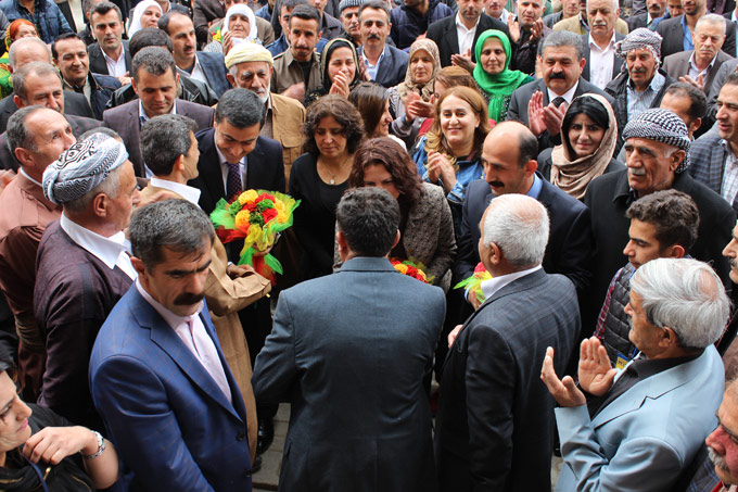 Şemdinli'de HDP adaylarına yapılan karşılamadan fotoğraflar 11