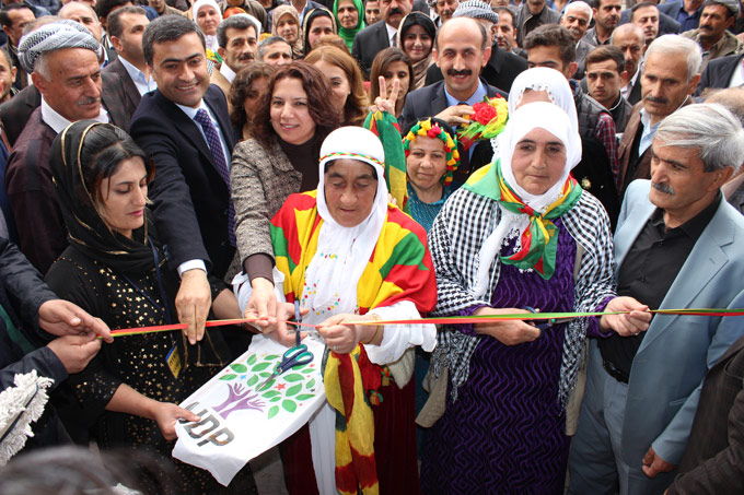 Şemdinli'de HDP adaylarına yapılan karşılamadan fotoğraflar 13