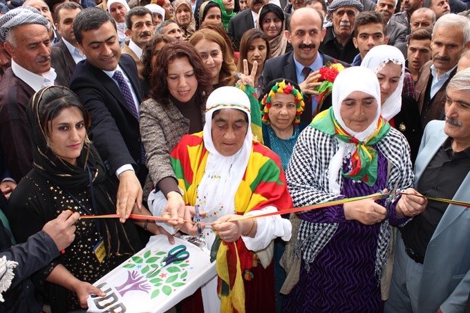 Şemdinli'de HDP adaylarına yapılan karşılamadan fotoğraflar 14