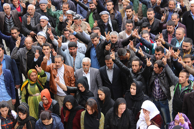 Şemdinli'de HDP adaylarına yapılan karşılamadan fotoğraflar 17