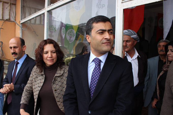 Şemdinli'de HDP adaylarına yapılan karşılamadan fotoğraflar 18