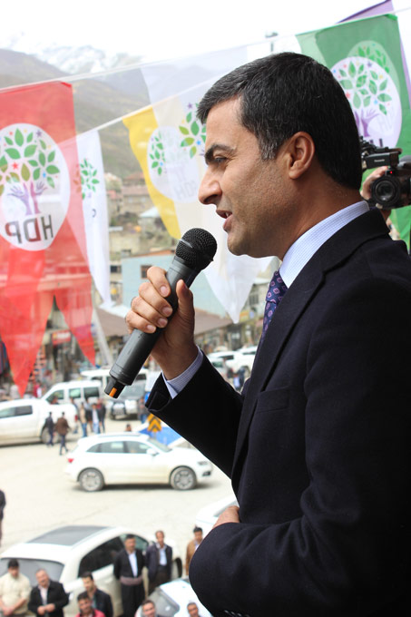 Şemdinli'de HDP adaylarına yapılan karşılamadan fotoğraflar 19