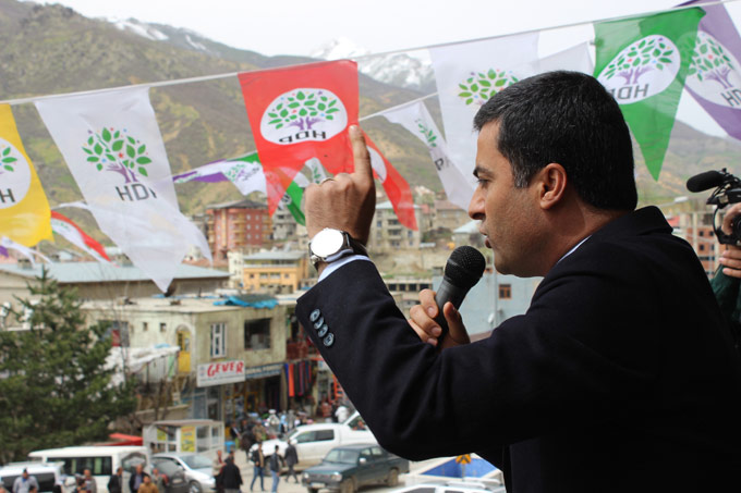 Şemdinli'de HDP adaylarına yapılan karşılamadan fotoğraflar 20