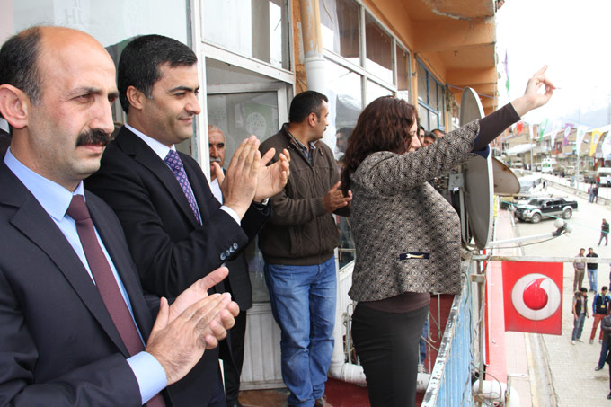 Şemdinli'de HDP adaylarına yapılan karşılamadan fotoğraflar 23
