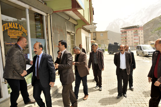 HDP'nin Hakkari adayları esnafı ziyaret etti 11