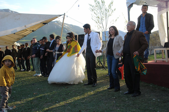 Yüksekova Düğünleri (26 Nisan 2015) 18