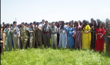 Yüksekova'daki yöresel kıyafet yarışmasından fotoğraflar 23