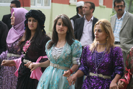 Yüksekova Düğünleri (29.05.2010) 100