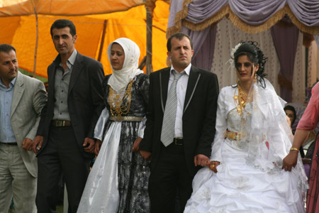 Yüksekova Düğünleri (29.05.2010) 101