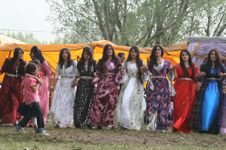 Yüksekova Düğünleri (29.05.2010) 97