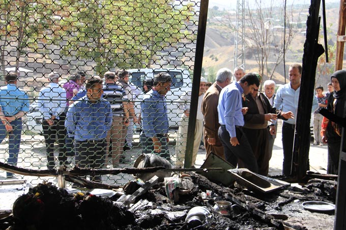HDP Derecik belde binası ateşe verildi 3