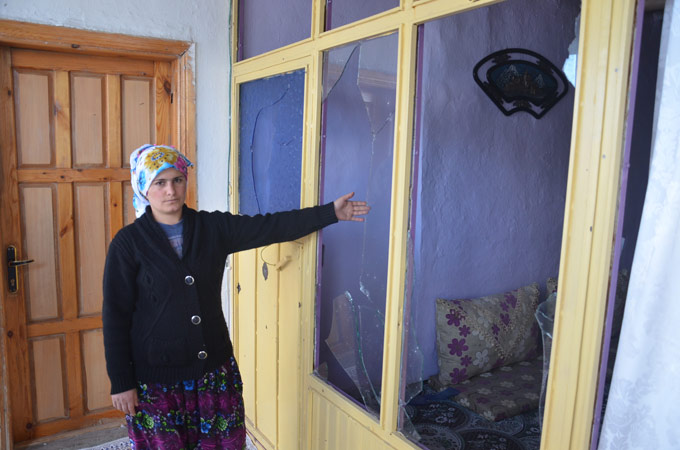 Yüksekova'da birçok eve patlayıcı isabet etti 3