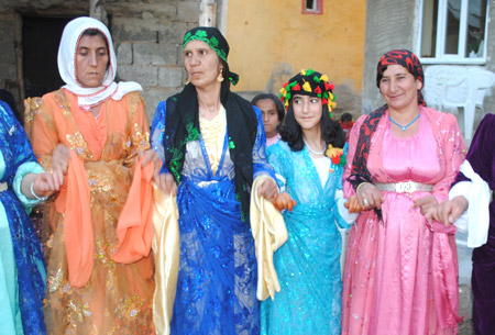 Yüksekova Düğünleri (13.06.2010) 80