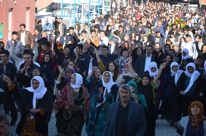 Ankara katliamını Yüksekova'da binler kınadı 17