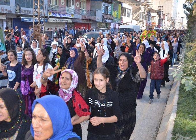 Ankara katliamını Yüksekova'da binler kınadı 4