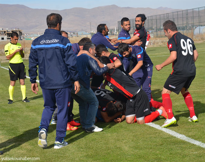 Yüksekova'daki maçta Ankara Katliamı kınandı 8