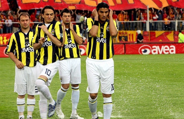 Fotoğraflarla unutulmaz Galatasaray - Fenerbahçe derbileri 12