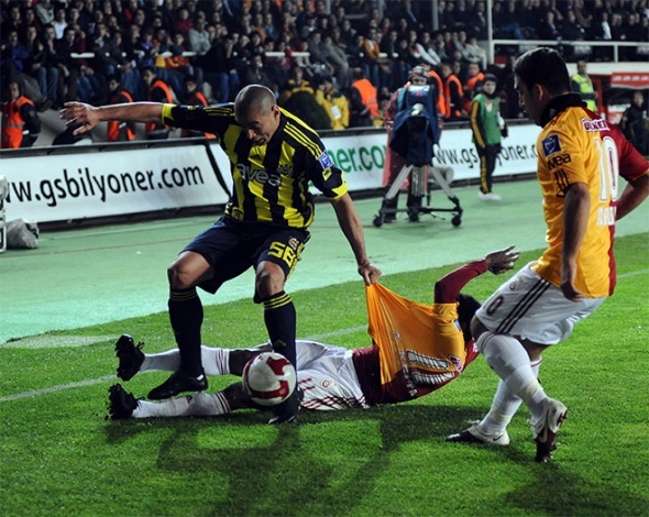 Fotoğraflarla unutulmaz Galatasaray - Fenerbahçe derbileri 18