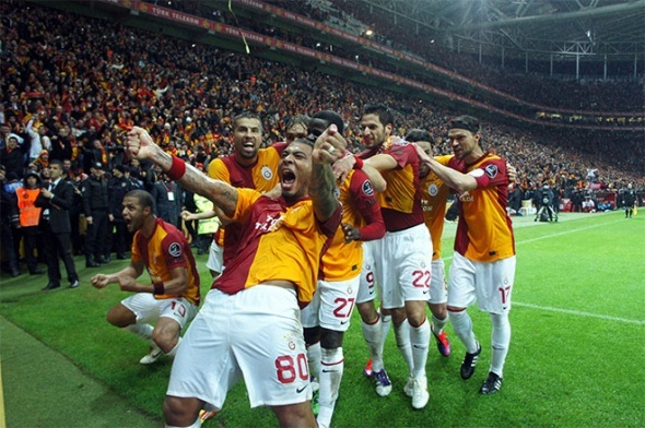 Fotoğraflarla unutulmaz Galatasaray - Fenerbahçe derbileri 20