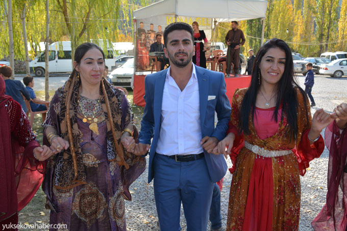 Şemdinli'de yapılan Töre ailesinin düğününden fotoğraflar 12